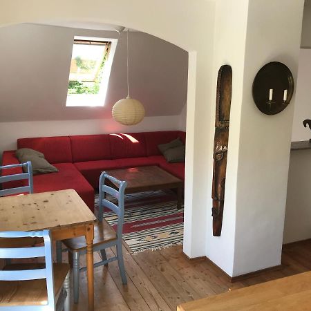 Charmante Altbau-Dg-Wohnung München Exteriör bild