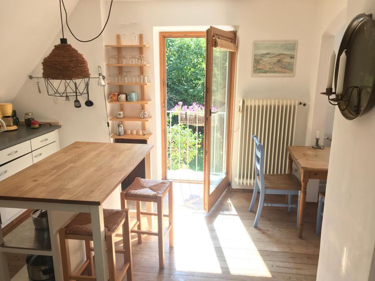 Charmante Altbau-Dg-Wohnung München Exteriör bild