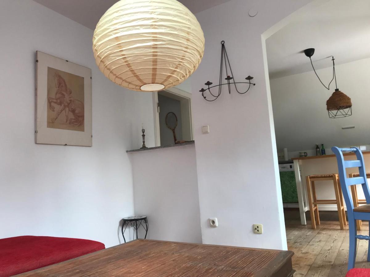 Charmante Altbau-Dg-Wohnung München Exteriör bild