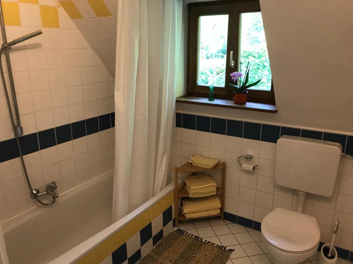 Charmante Altbau-Dg-Wohnung München Exteriör bild