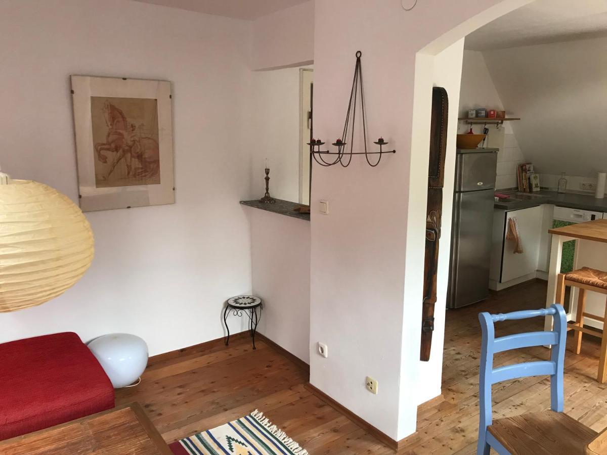 Charmante Altbau-Dg-Wohnung München Exteriör bild