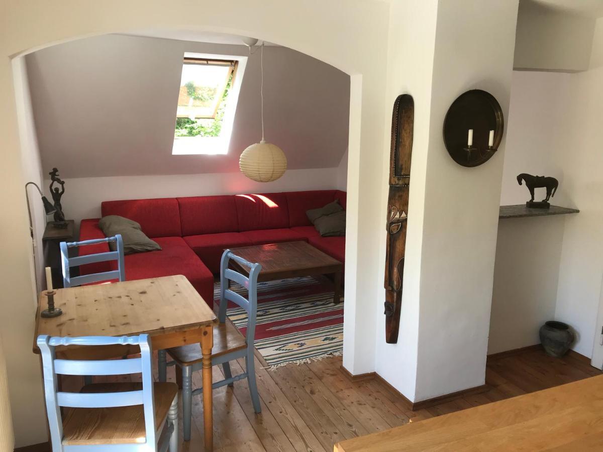 Charmante Altbau-Dg-Wohnung München Exteriör bild