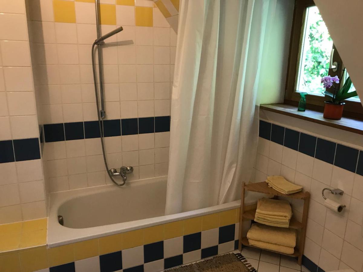 Charmante Altbau-Dg-Wohnung München Exteriör bild